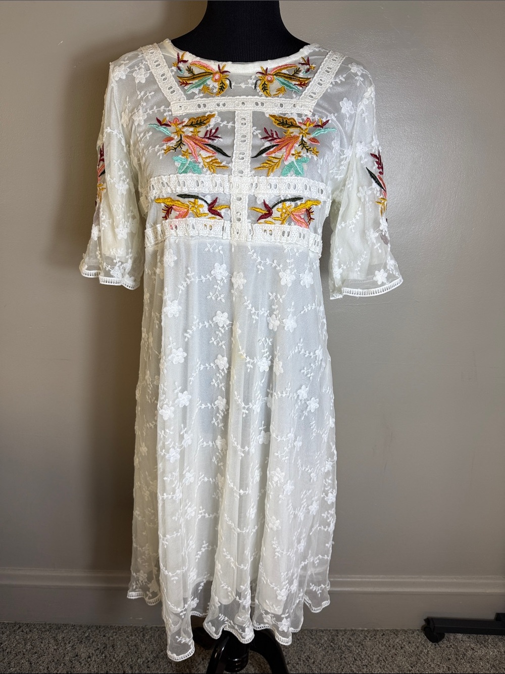 Boho White Embroidered Lace Midi Dress w Multicolor Floral Accents Half Sleeve L